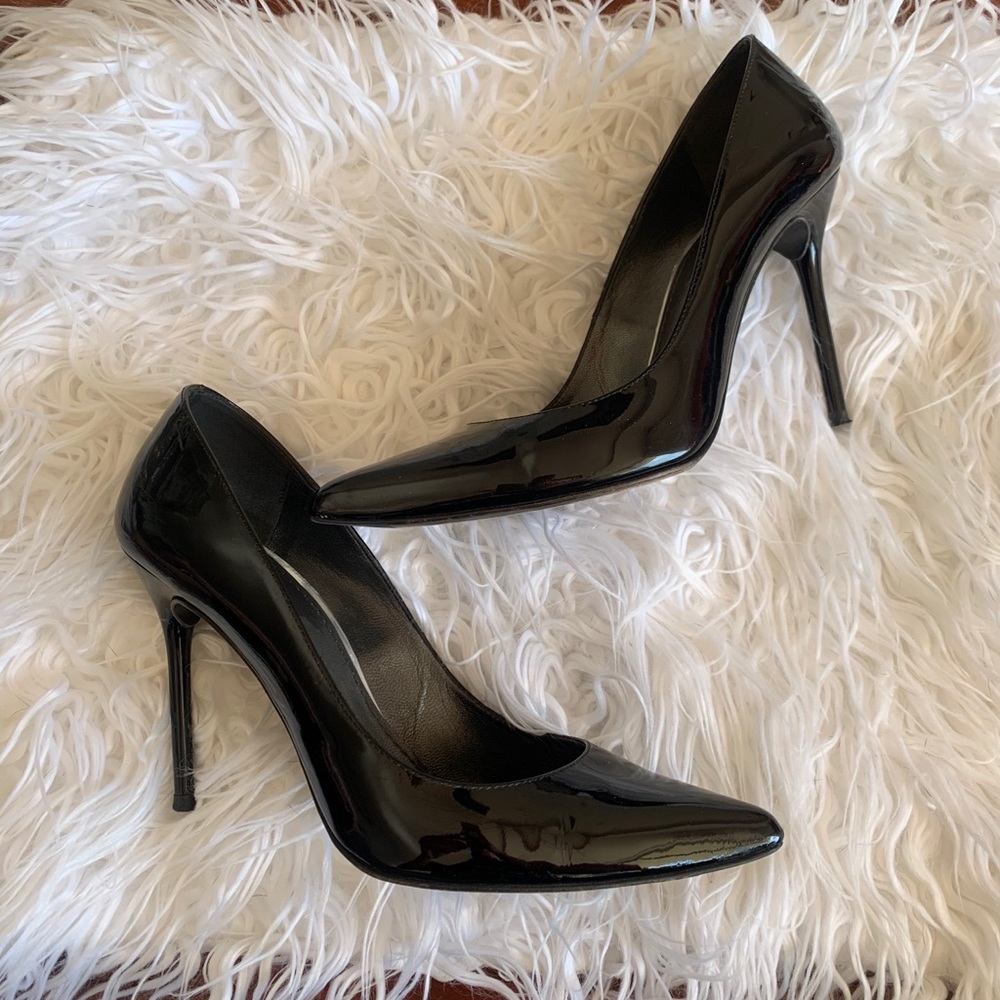 Stuart Weitzman nouveau black patent leather pump